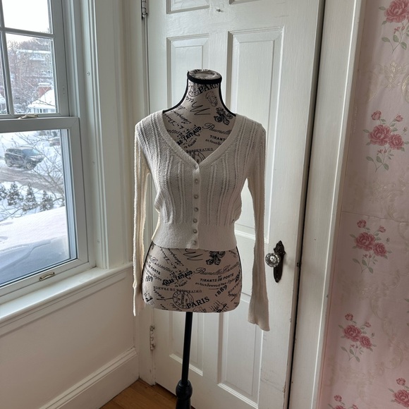 Abercrombie & Fitch Sweaters - Abercrombie & Fitch Cream Knit Cardigan